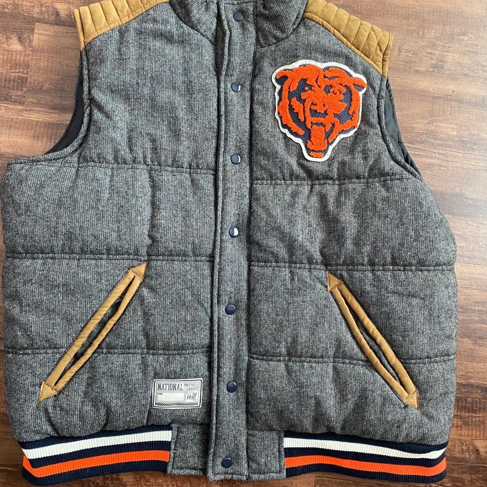 NFL Chicago Bears puffer vest, size XL